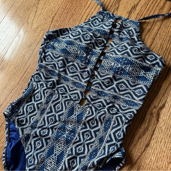 🆕 EUC La Blanca Plunge One Piece swimsuit Island Goddess size 8 - Picture 6 of 16